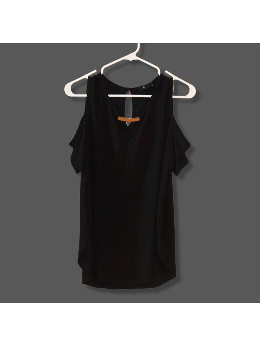 A.U.W. Women's Sz S Black Keyhole Cold Shoulder Blouse Shirt
